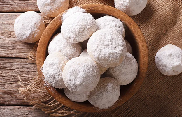 mexican wedding powdered cookies