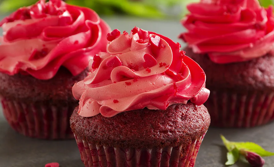 red cupcakes